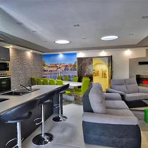 https://butella-apartman-eger.egerhotels.net